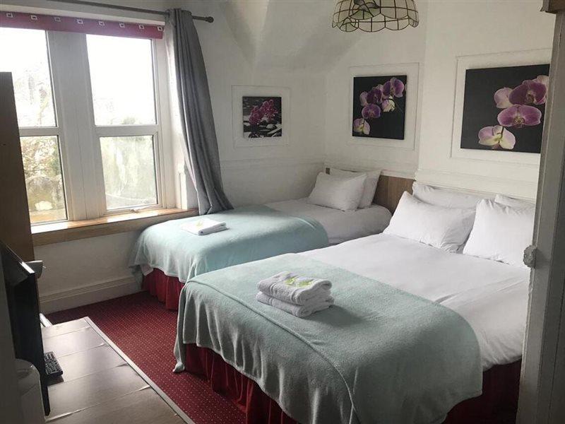 Oyo Maggie Jones Guest House Cardiff Exteriér fotografie