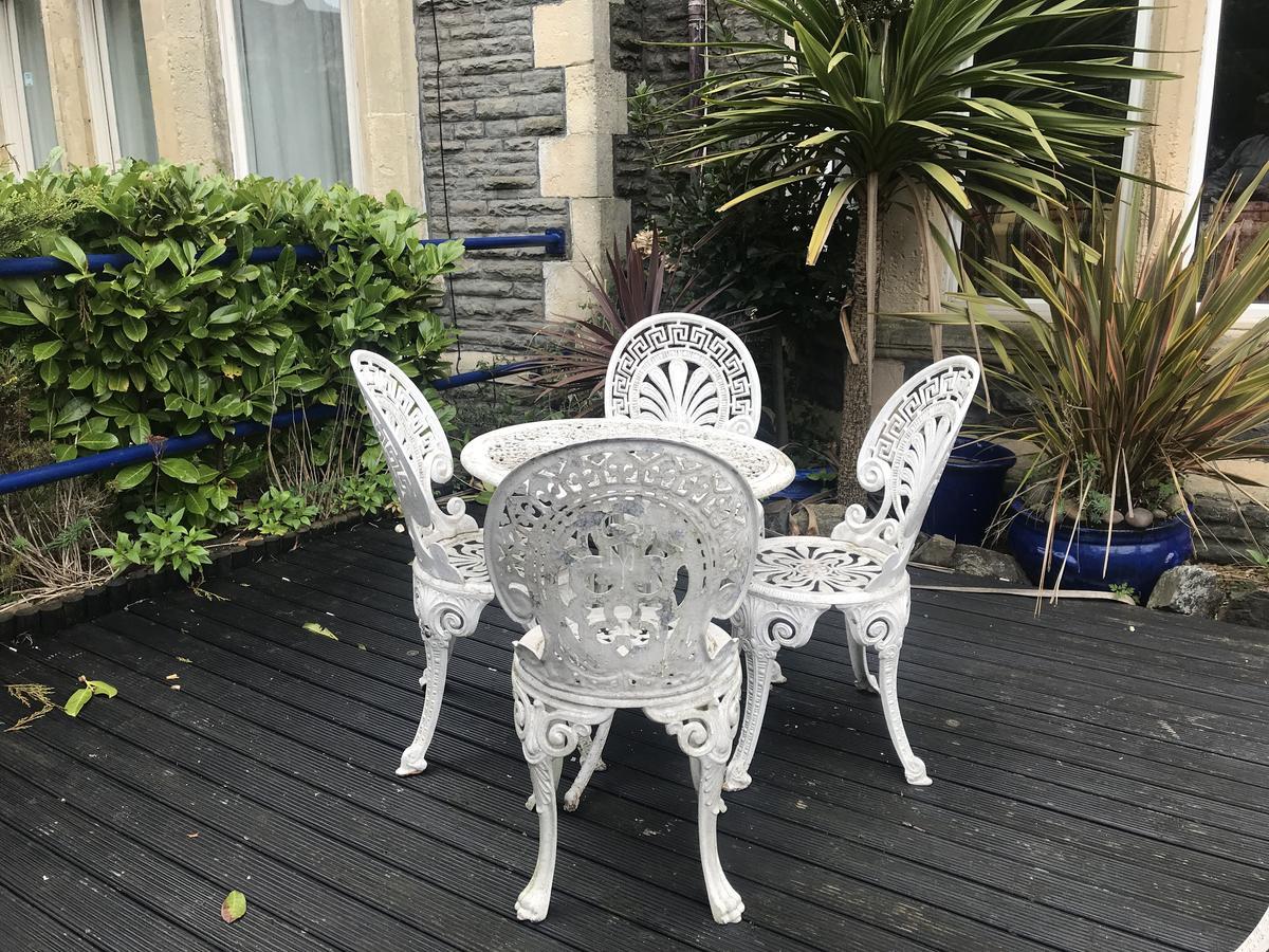 Oyo Maggie Jones Guest House Cardiff Exteriér fotografie