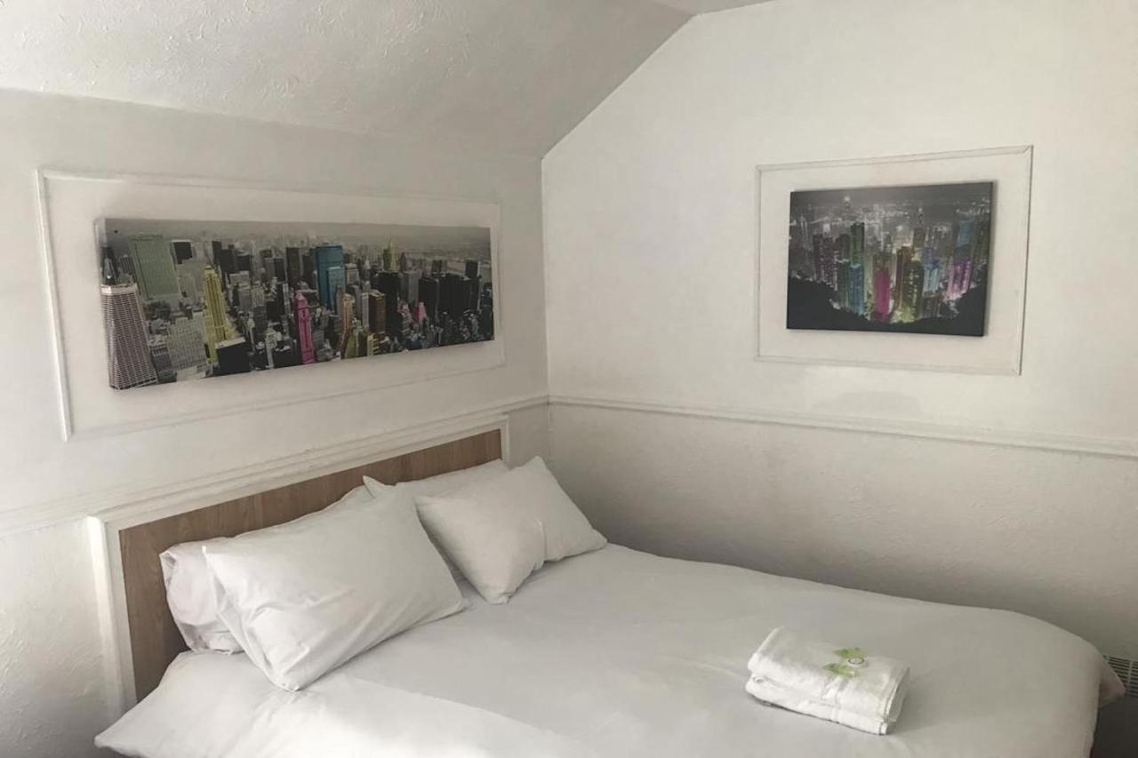 Oyo Maggie Jones Guest House Cardiff Exteriér fotografie
